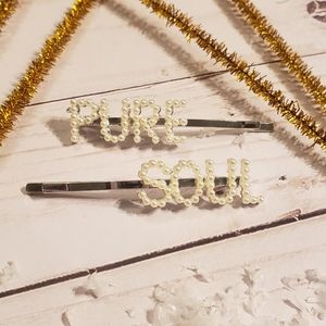 Pure Soul Silver Pearl Hair Clips